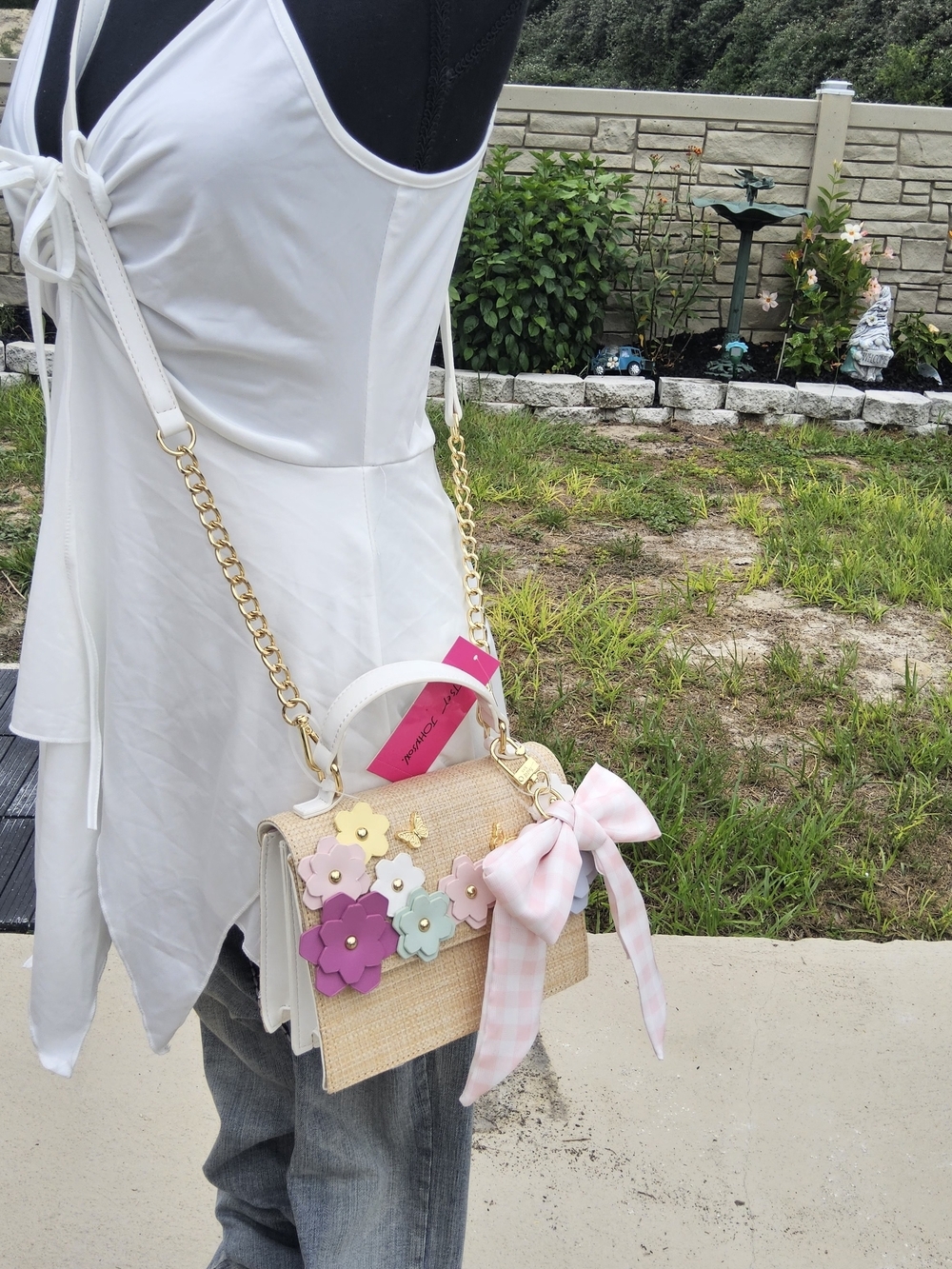 Betsey Johnson Beige Straw Satchel with Pink Bow & Floral Appliqués - Picture 4 of 6